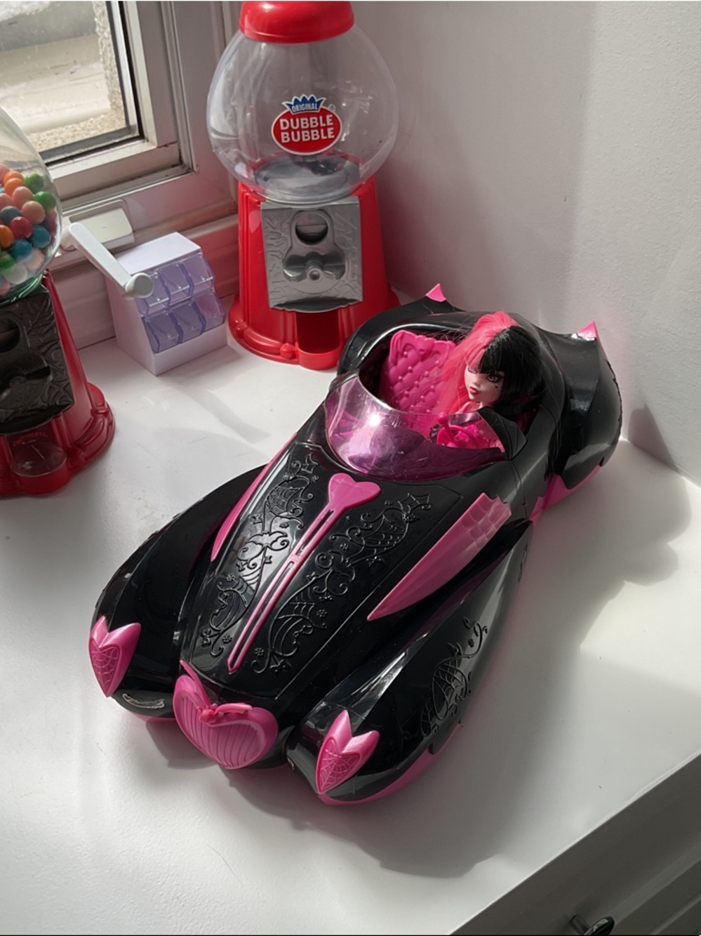 monster high Black and Pink Gothic Bat Cruiser with Doll